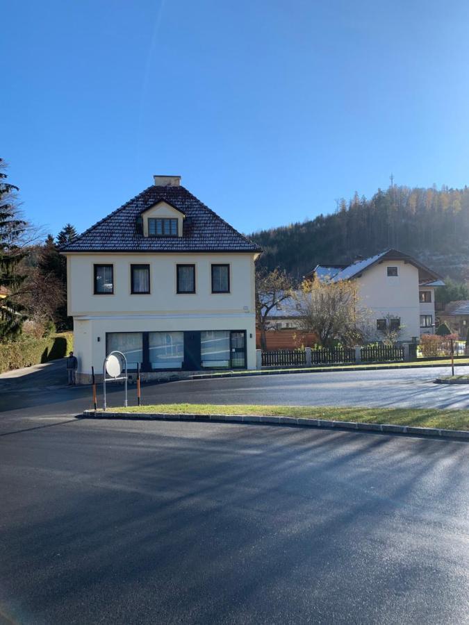 Апартаменты Haus Zwei Aspang Markt Экстерьер фото